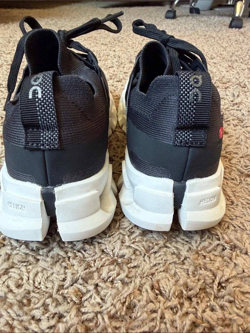 On Running breathable knit